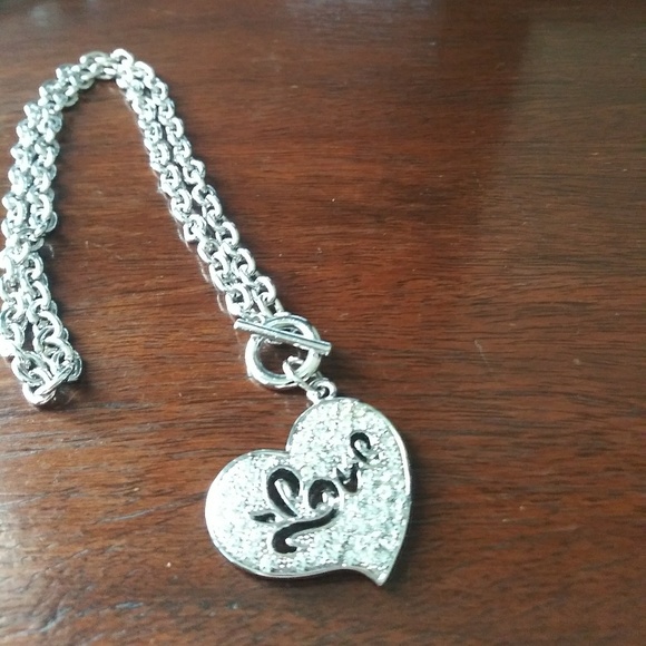 Toggle heart love necklace - Picture 6 of 7
